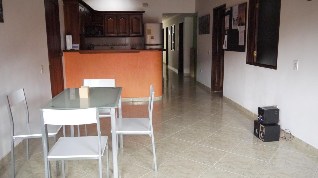 Hostal Naty Luna Jardín Zewnętrze zdjęcie